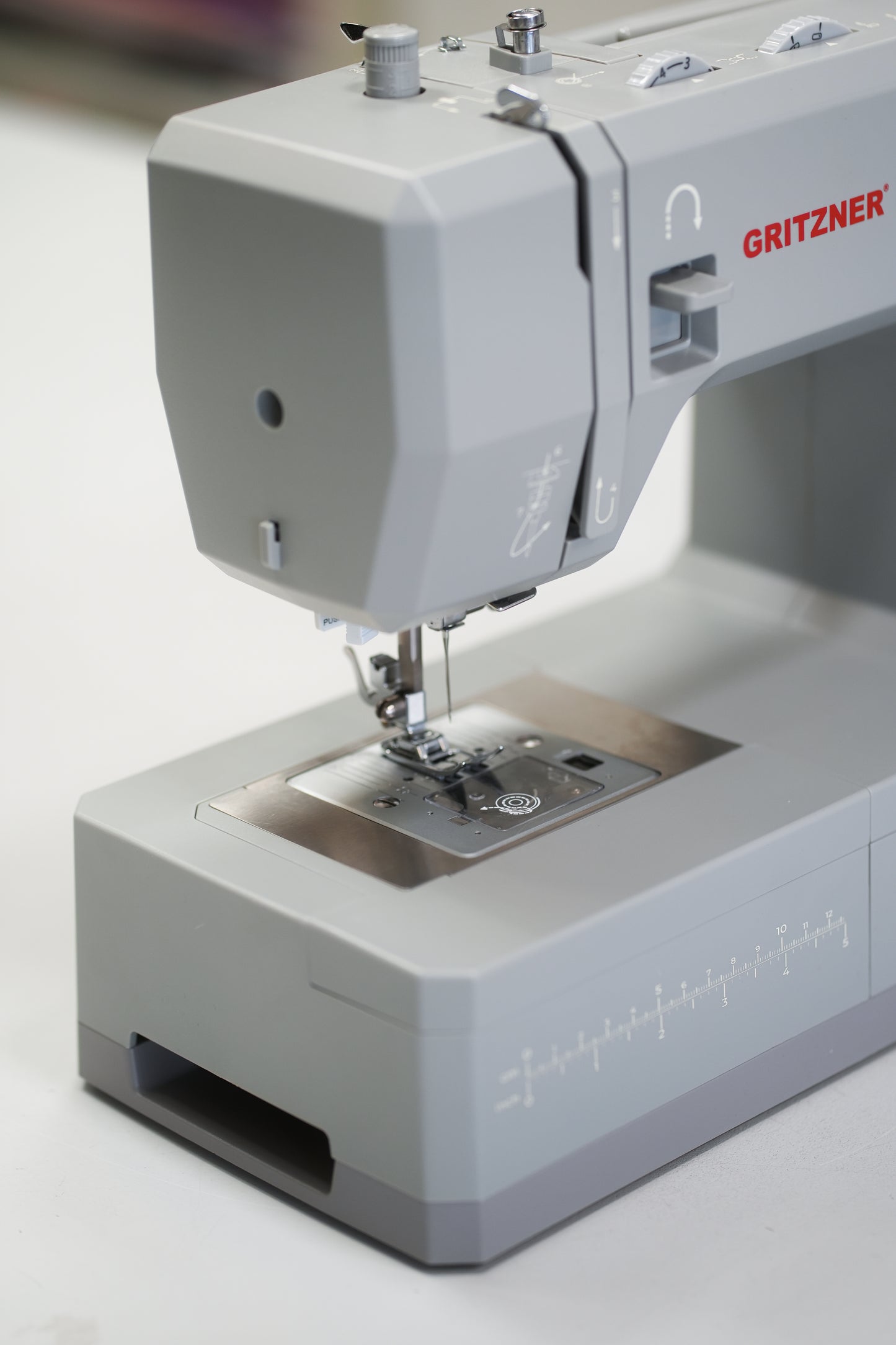 Sewing Machine Gritzner "Heavy Duty 4423"
