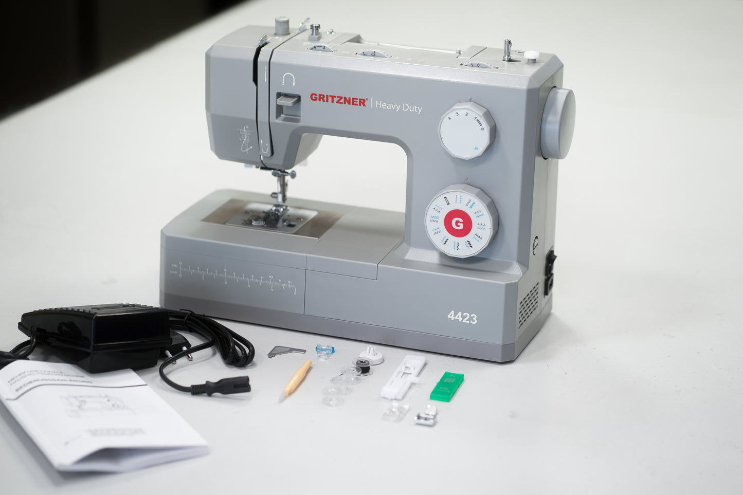 Sewing Machine Gritzner "Heavy Duty 4423"